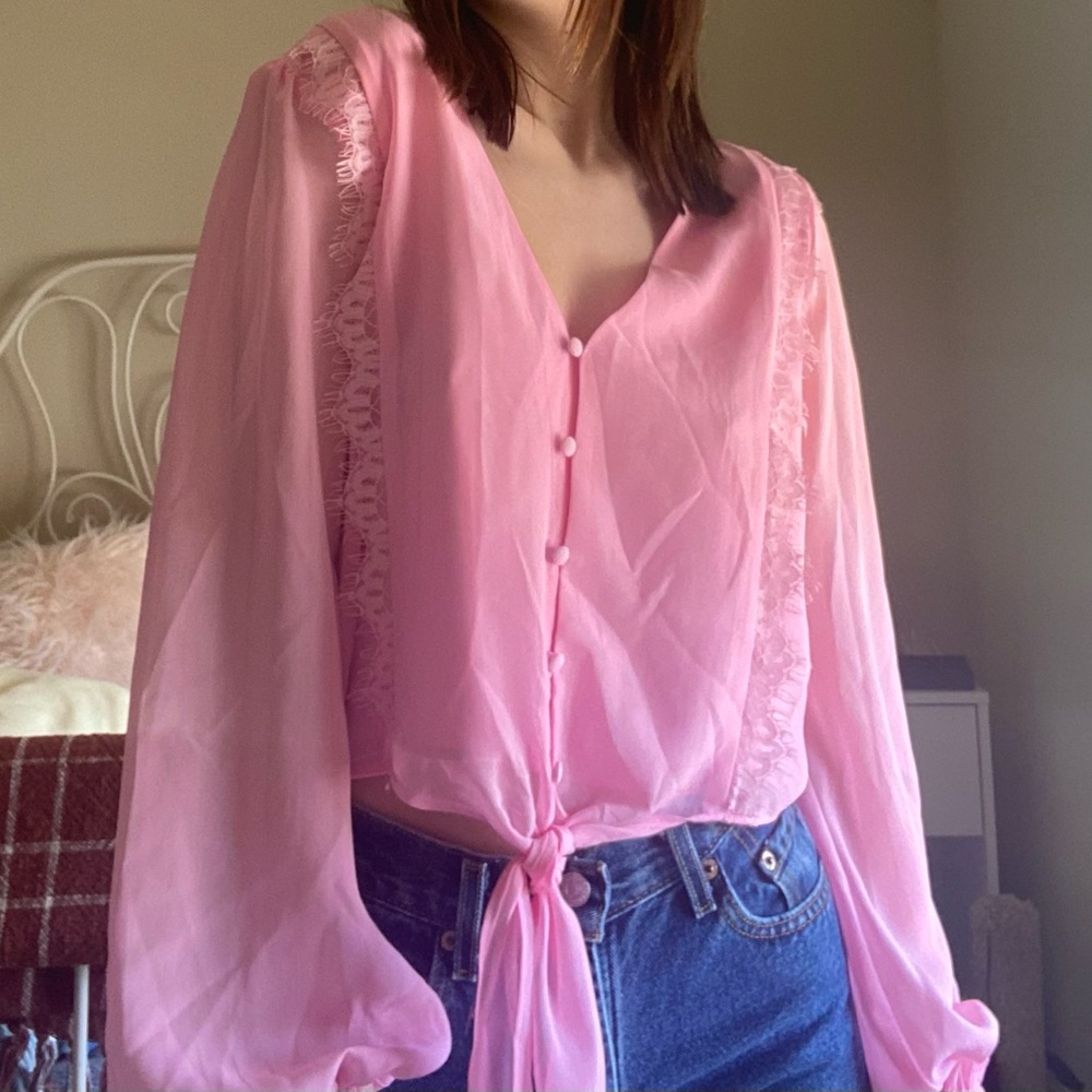Pretty pink button up blouse top. Size XS. Brand is Wayf from Nordstrom Rack.